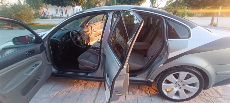 VW Passat 240кс., снимка 11 - Автомобили и джипове - 51488598
