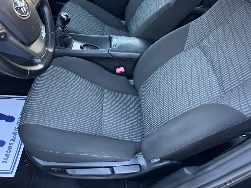 Toyota Avensis 2.0i   ТОП СЪСТОЯНИЕ  , снимка 11 - Автомобили и джипове - 51504173