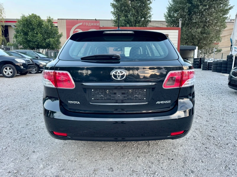 Toyota Avensis 2.0i   ТОП СЪСТОЯНИЕ  , снимка 4 - Автомобили и джипове - 51504173