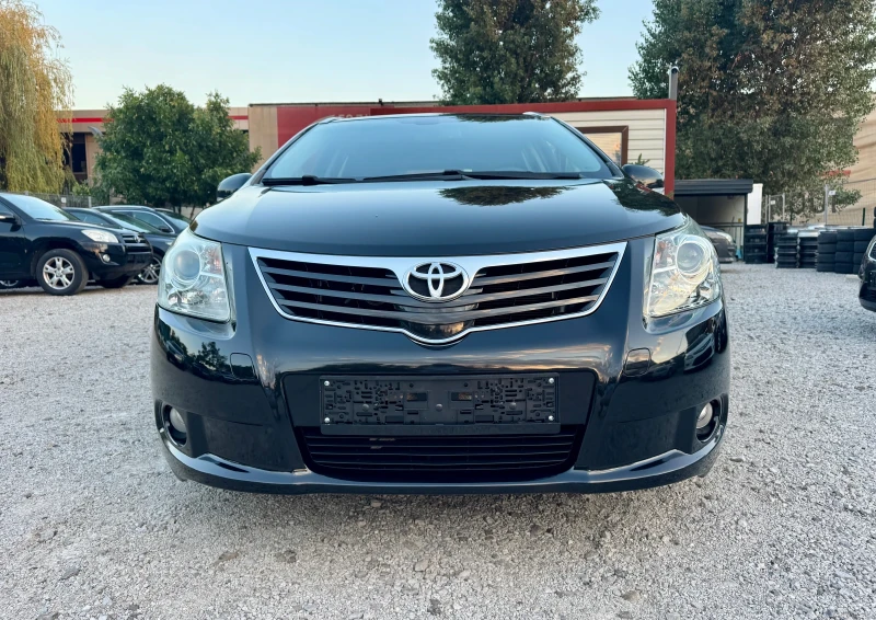 Toyota Avensis 2.0i   ТОП СЪСТОЯНИЕ  , снимка 8 - Автомобили и джипове - 51504173