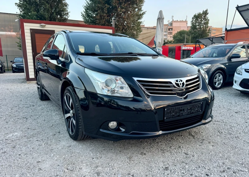 Toyota Avensis 2.0i   ТОП СЪСТОЯНИЕ  , снимка 7 - Автомобили и джипове - 51504173