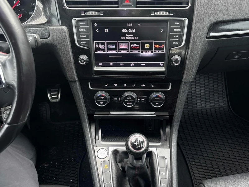 VW Golf GTI Performance 2016 * CARFAX * БЕЗ ПЪРВОНАЧАЛНА, снимка 9 - Автомобили и джипове - 52856180