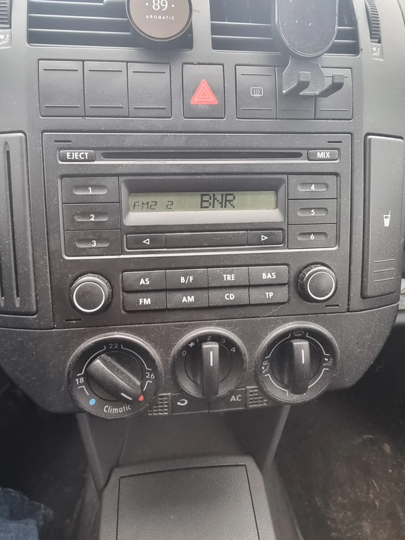 VW Polo 1.2i, снимка 7 - Автомобили и джипове - 53373180