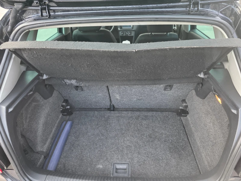 VW Polo V-1.4-85 hp, снимка 17 - Автомобили и джипове - 53426381
