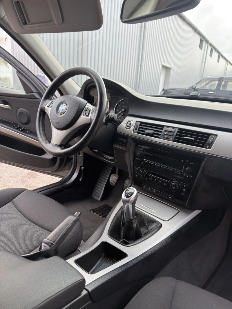 BMW 320 БЕНЗИН-ГАЗ, снимка 14 - Автомобили и джипове - 53474252