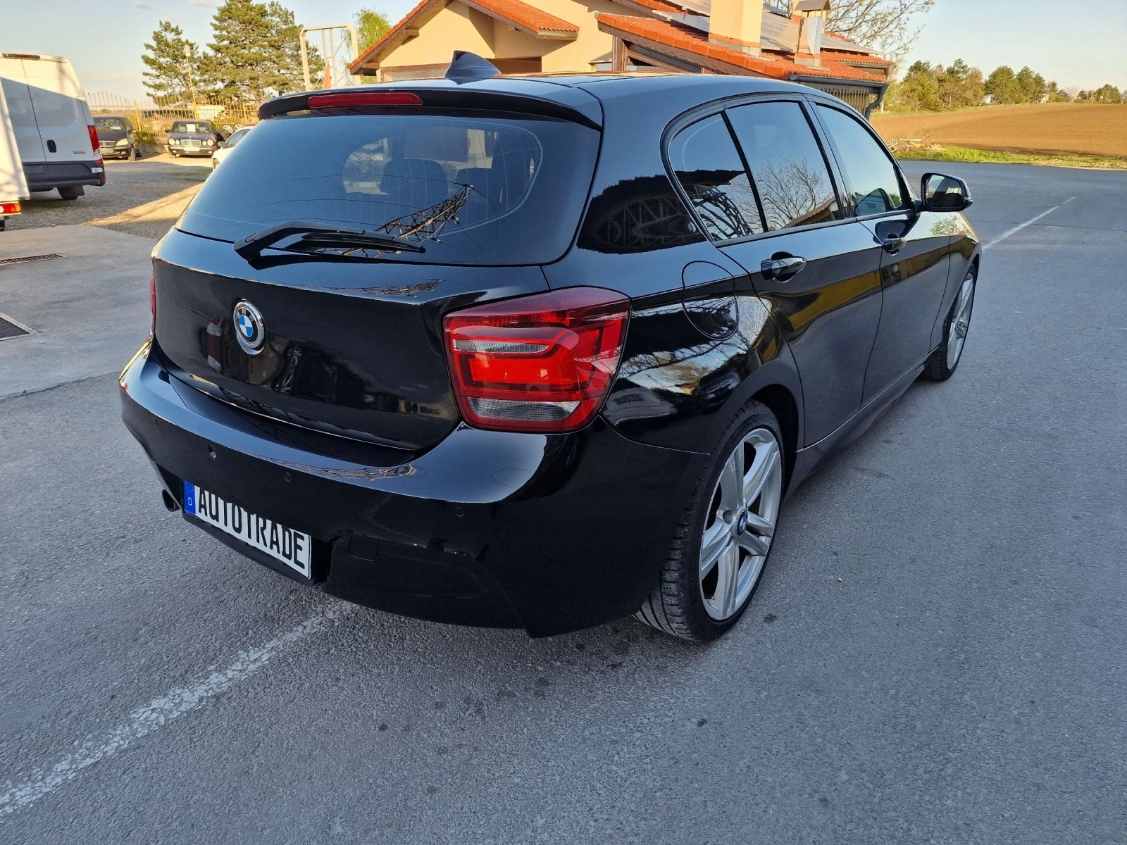 BMW 118 M ОПТИК - изображение 5