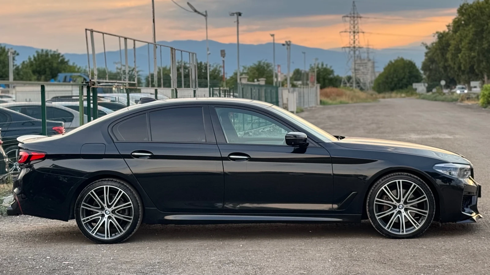 BMW 530 d= M-performance= Virtual Cockpit= Keyless= HUD= 3 - изображение 4