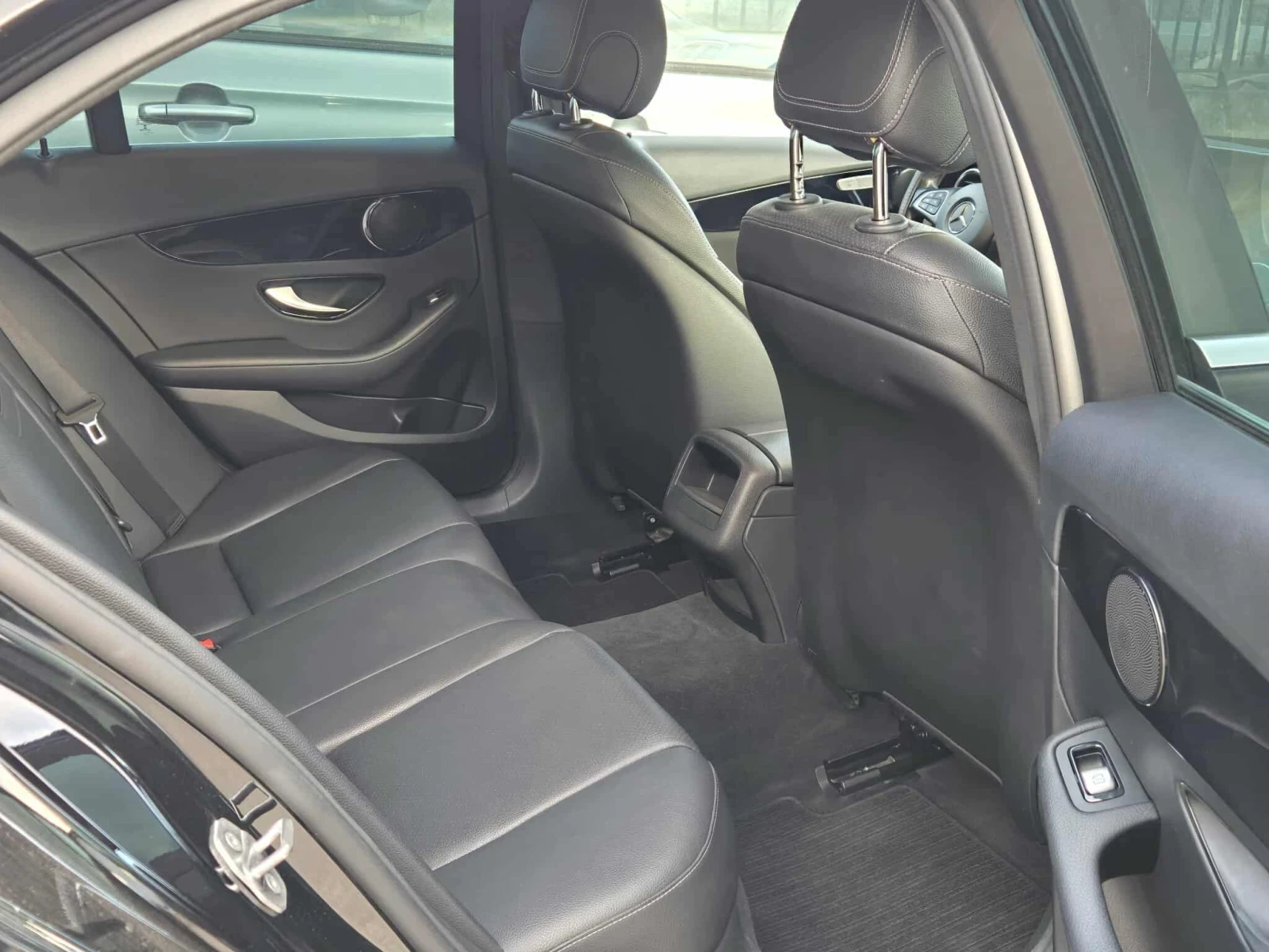 Mercedes-Benz C 220, снимка 4 - Автомобили и джипове - 53803211