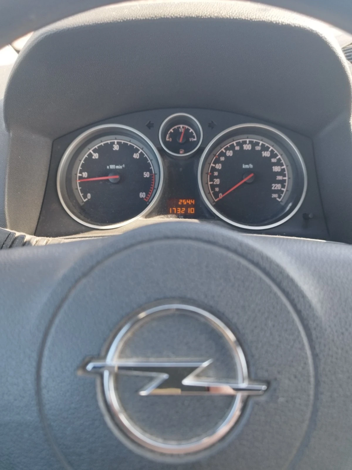 Opel Zafira 1.9, снимка 6 - Автомобили и джипове - 53850854