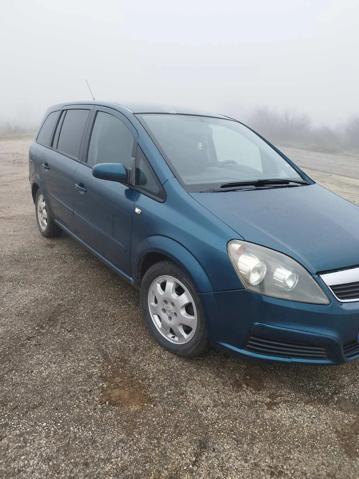 Opel Zafira 1.9, снимка 3 - Автомобили и джипове - 53850854