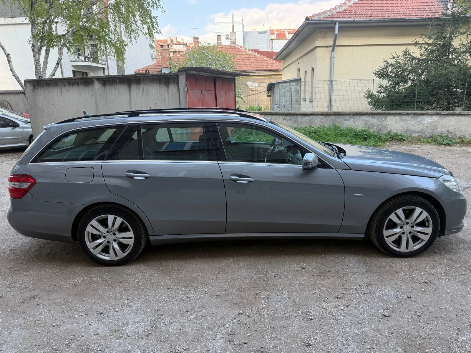 Mercedes-Benz E 250 4MATIC, снимка 4 - Автомобили и джипове - 54239489