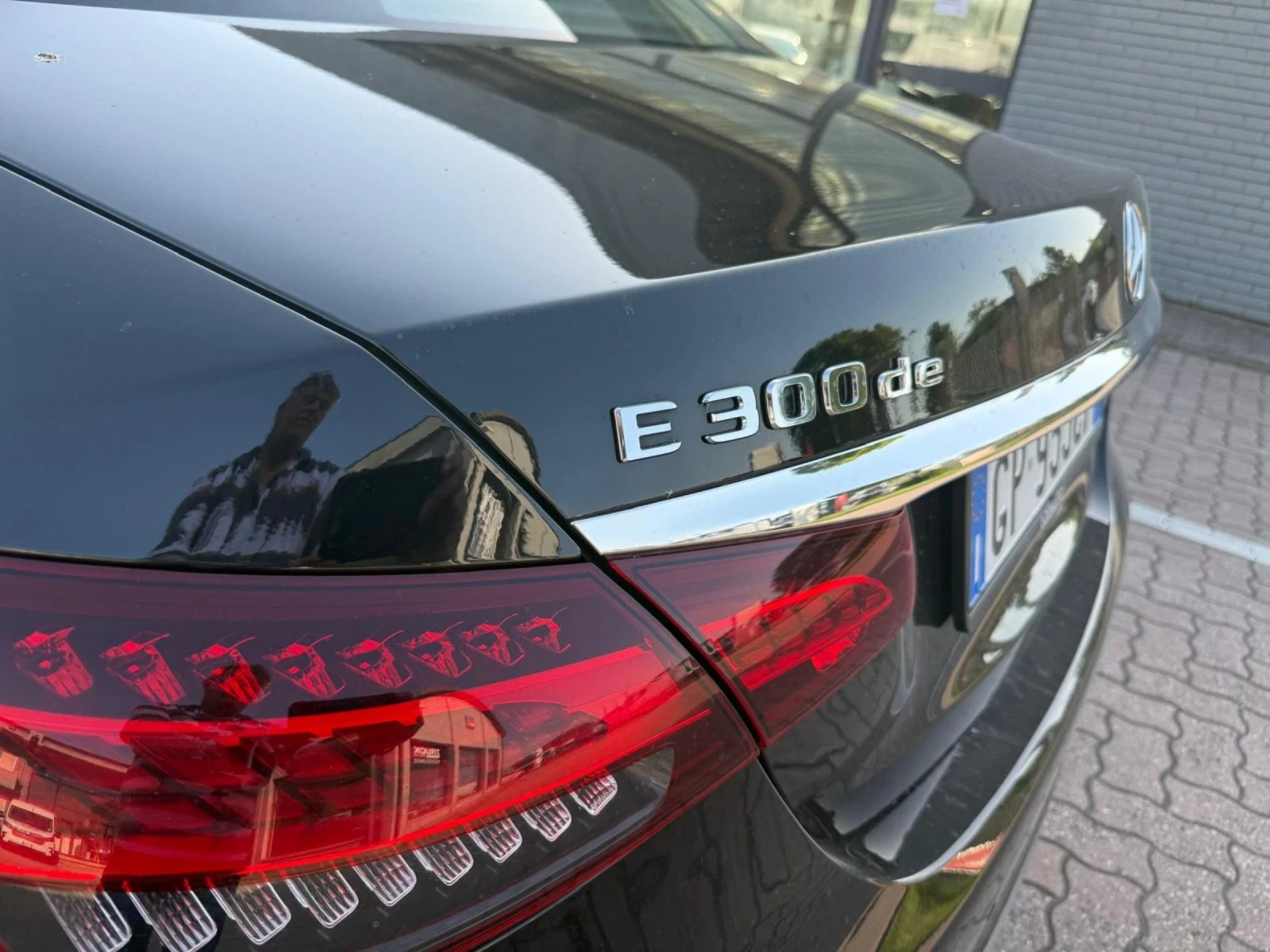 Mercedes-Benz E 300 DE 4-matic, снимка 6 - Автомобили и джипове - 54674075