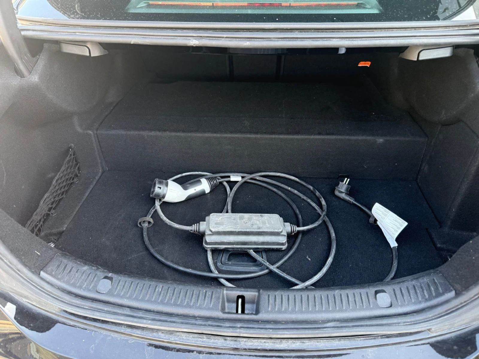 Mercedes-Benz E 300 DE 4-matic, снимка 11 - Автомобили и джипове - 54674075