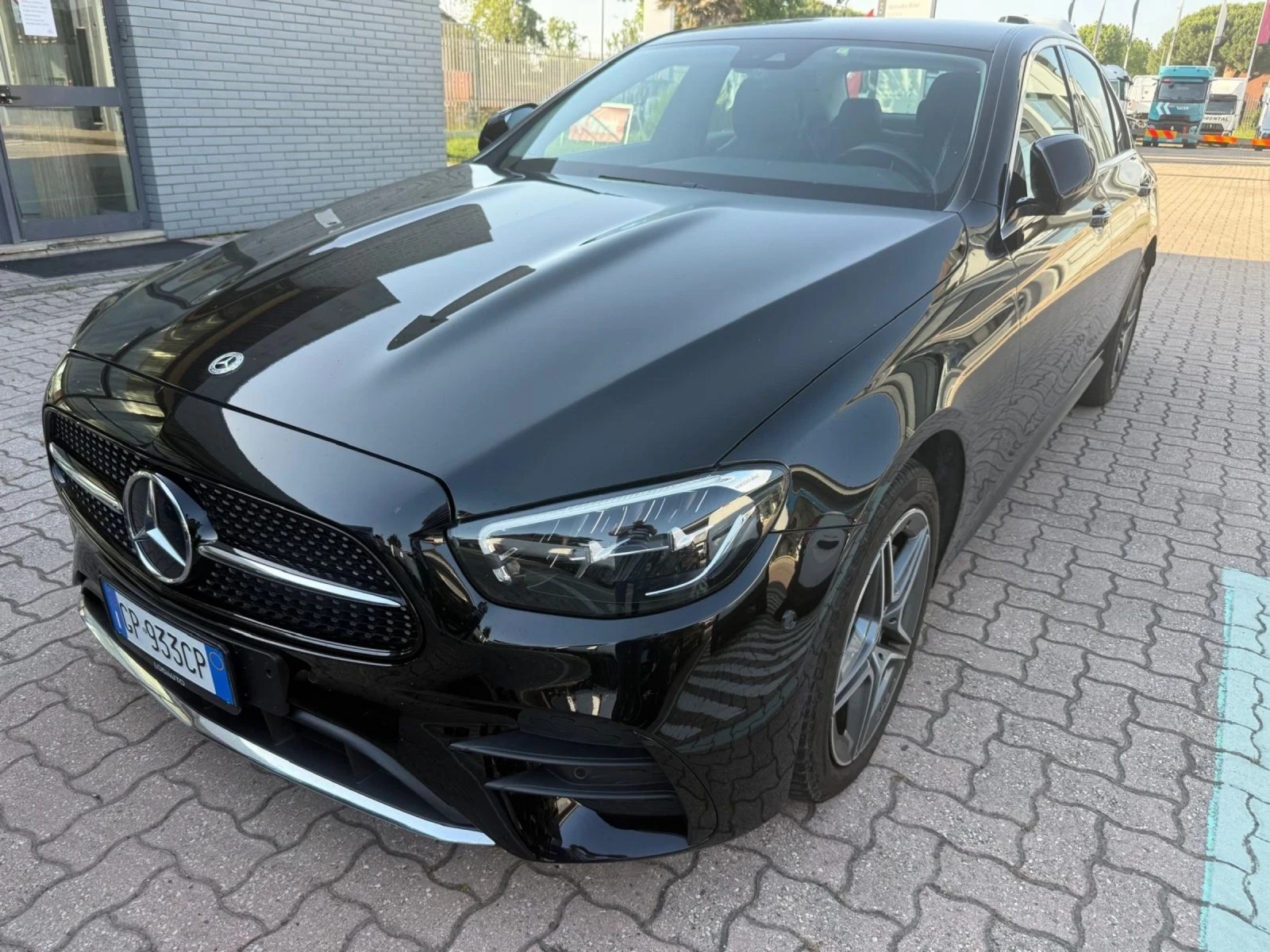 Mercedes-Benz E 300 DE 4-matic, снимка 7 - Автомобили и джипове - 54674075