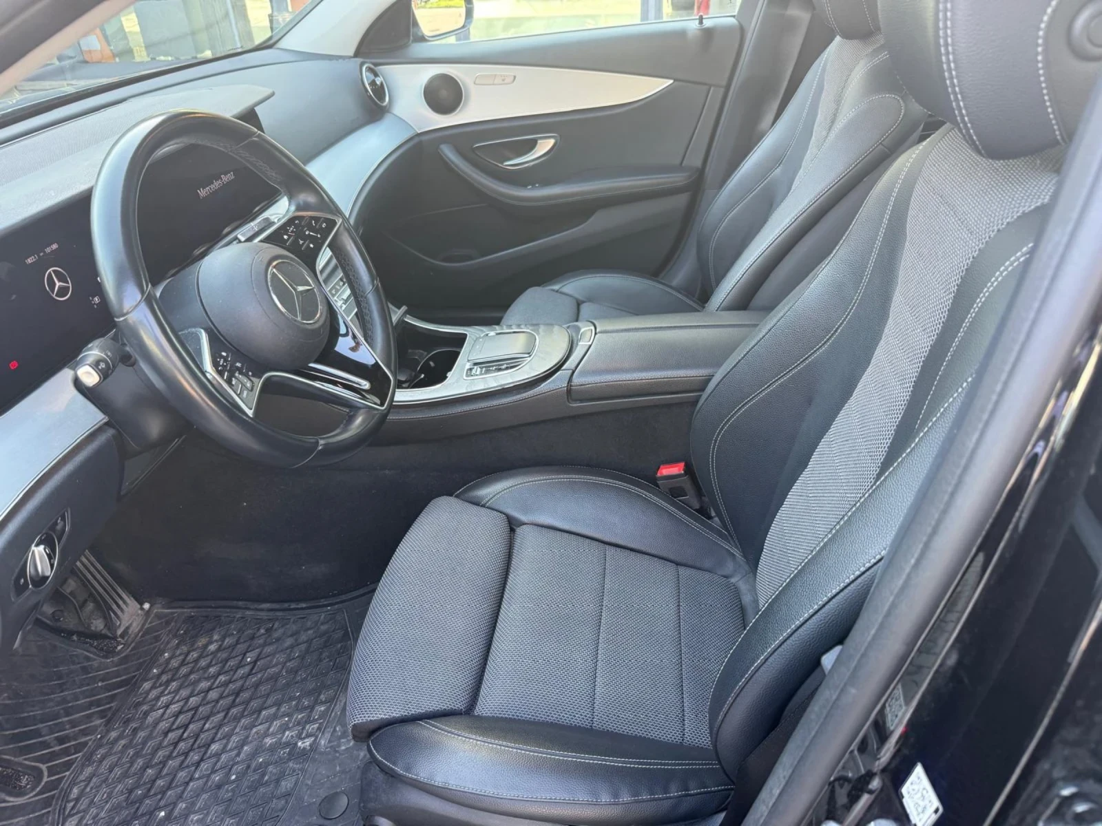 Mercedes-Benz E 300 DE 4-matic, снимка 14 - Автомобили и джипове - 54674075