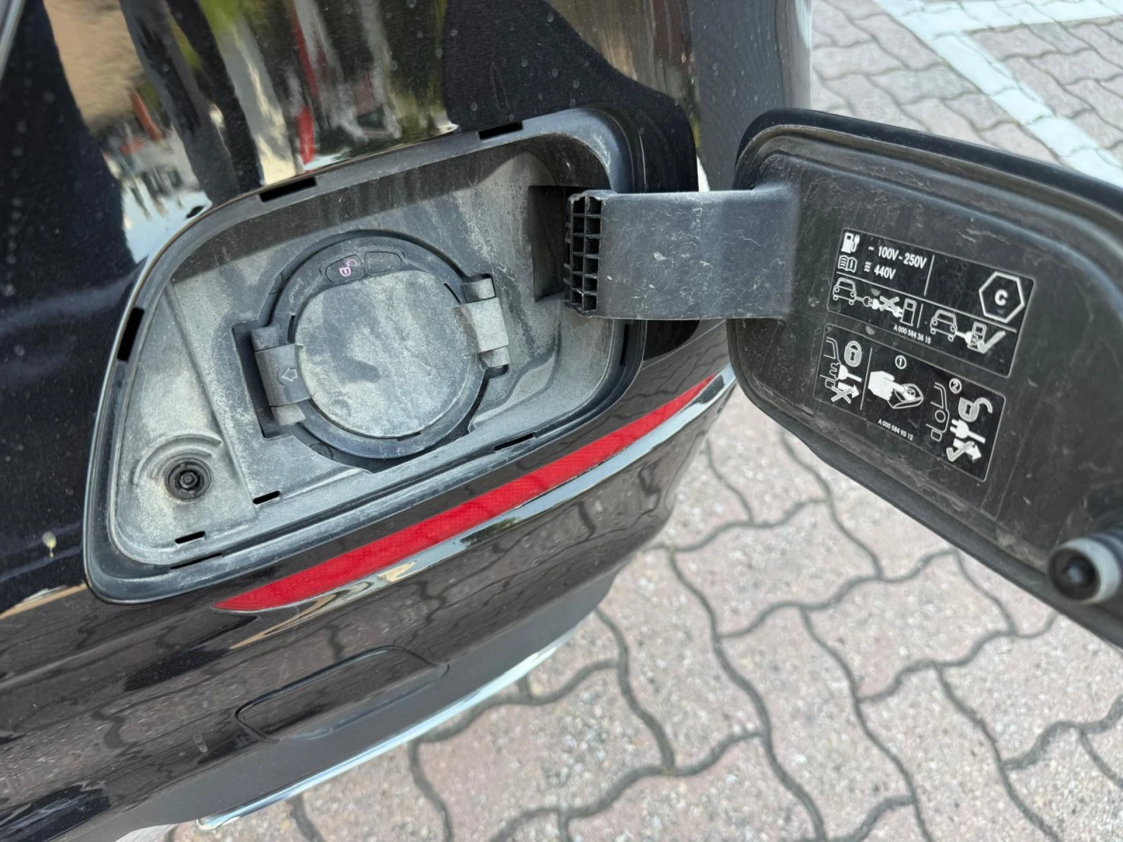 Mercedes-Benz E 300 DE 4-matic, снимка 15 - Автомобили и джипове - 54674075