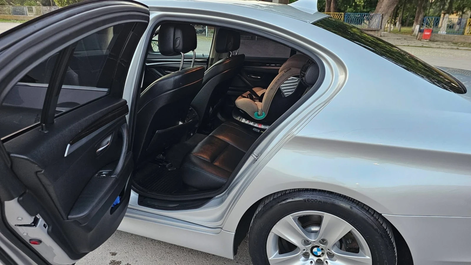 BMW 528 Twin Turbo xDrive, снимка 11 - Автомобили и джипове - 55610919