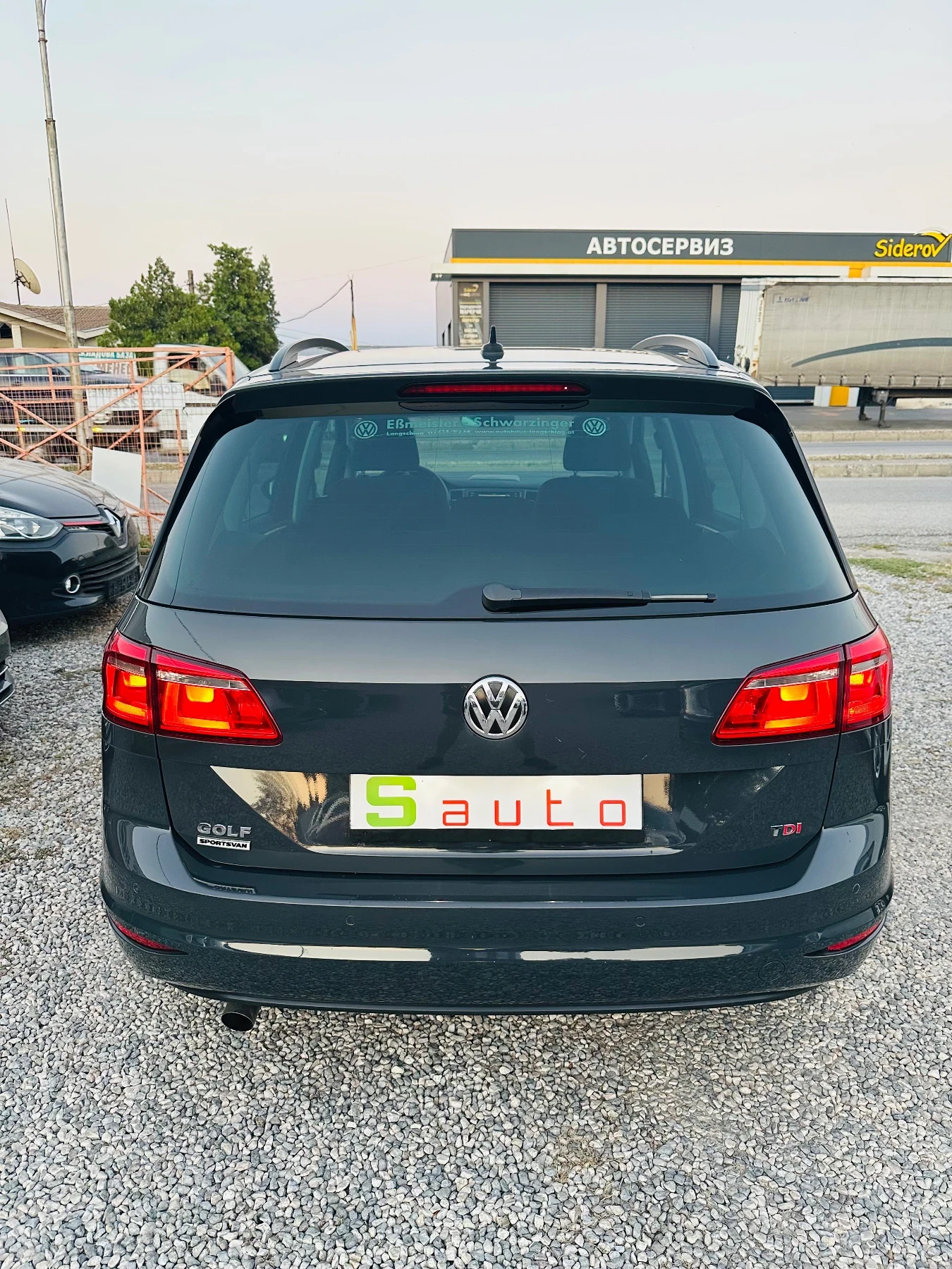 VW Sportsvan 1.6TDI, снимка 4 - Автомобили и джипове - 55620819