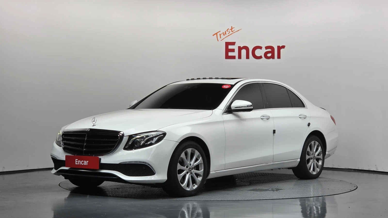 Mercedes-Benz E 220 BLIND SPOT* HUD* ПОДГРЕВ ВОЛАН* ЛЮК* КРАЙНА ЦЕНА