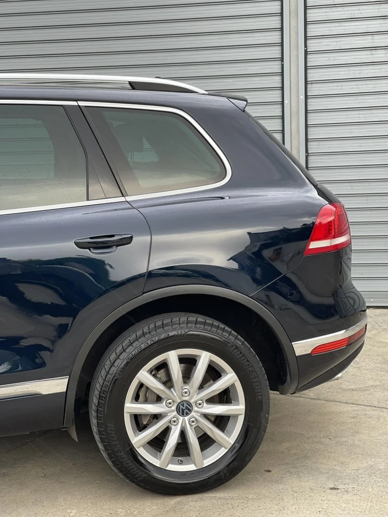 VW Touareg, снимка 3 - Автомобили и джипове - 49511439