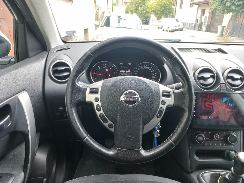 Nissan Qashqai 1.6 TDCI, снимка 11 - Автомобили и джипове - 46356929