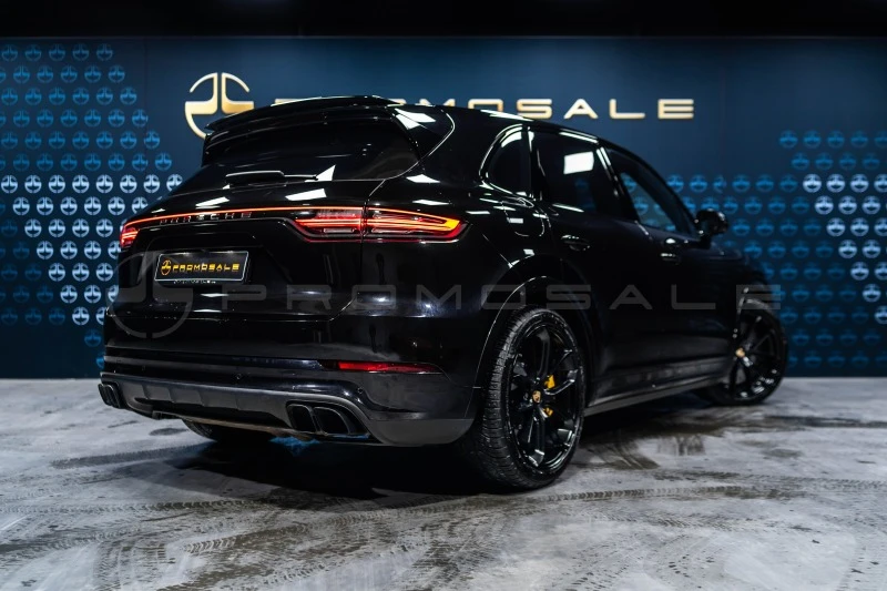 Porsche Cayenne Turbo V8* Ceramic* 360* Bose* Pano* Matrix-Led, снимка 4 - Автомобили и джипове - 46696418