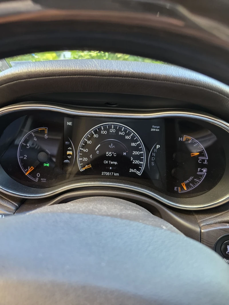 Jeep Grand cherokee OVERLAND, снимка 7 - Автомобили и джипове - 52634844