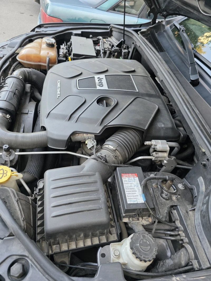 Jeep Grand cherokee OVERLAND, снимка 11 - Автомобили и джипове - 52634844