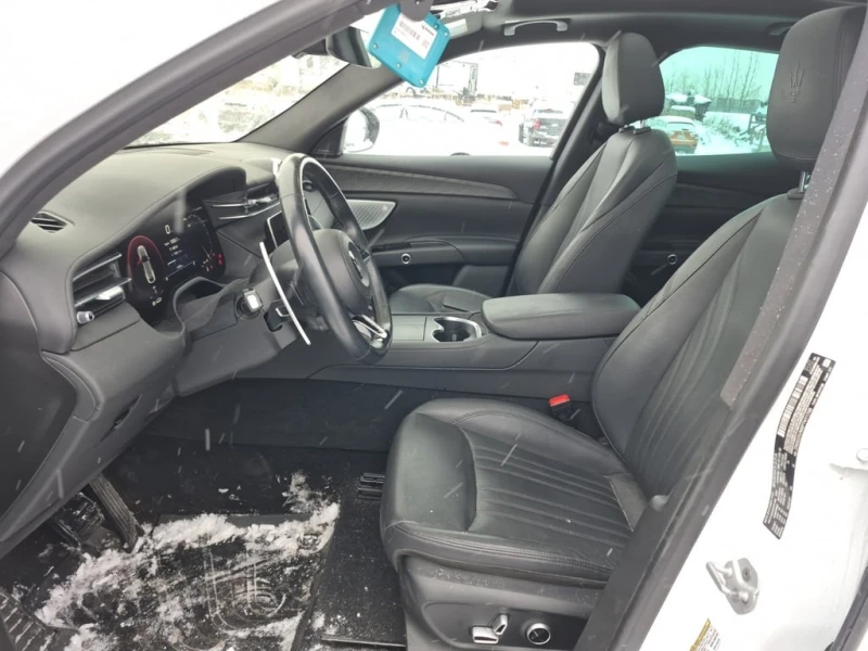 Maserati Grecale * MODENA * CARFAX * БЕЗ ПЪРВОНАЧАЛНА ВНОСКА, снимка 5 - Автомобили и джипове - 52929597