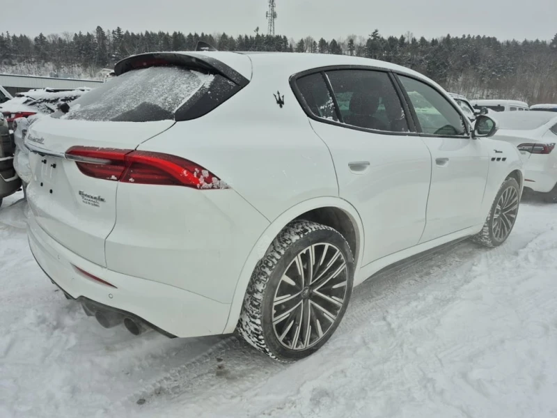 Maserati Grecale * MODENA * CARFAX * БЕЗ ПЪРВОНАЧАЛНА ВНОСКА, снимка 3 - Автомобили и джипове - 52929597