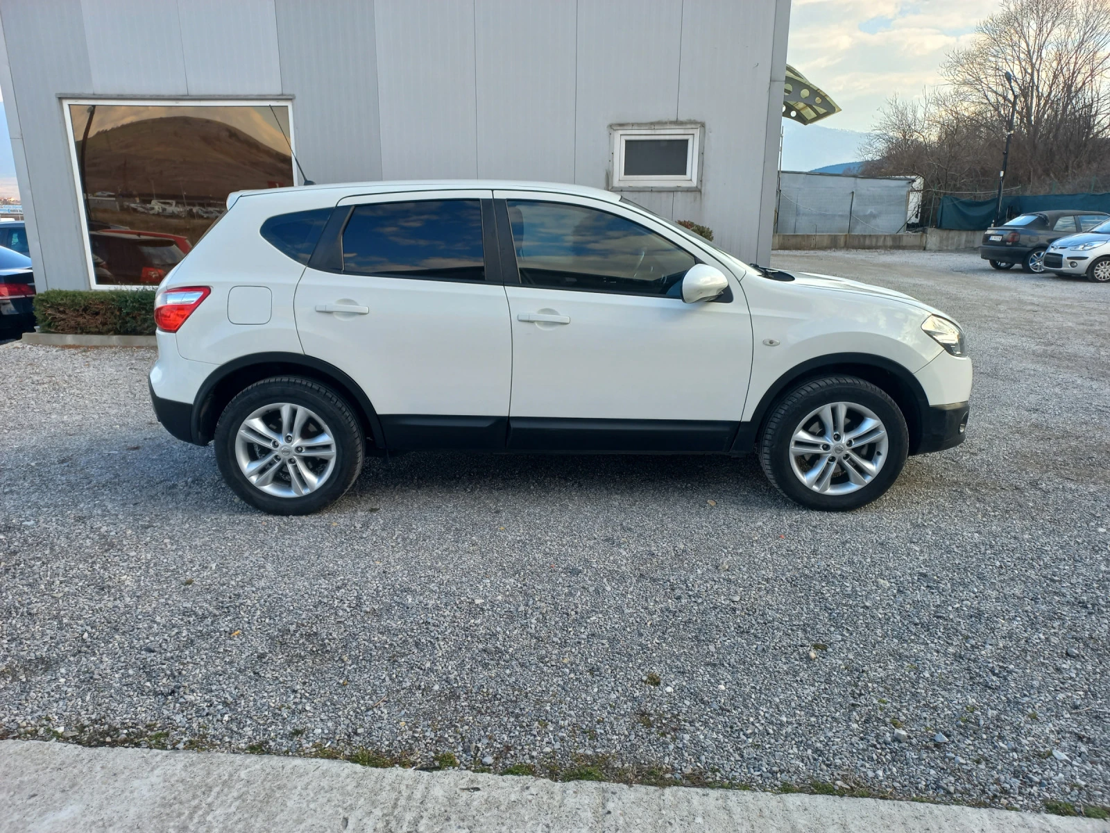 Nissan Qashqai 1.6 TDCI - изображение 4