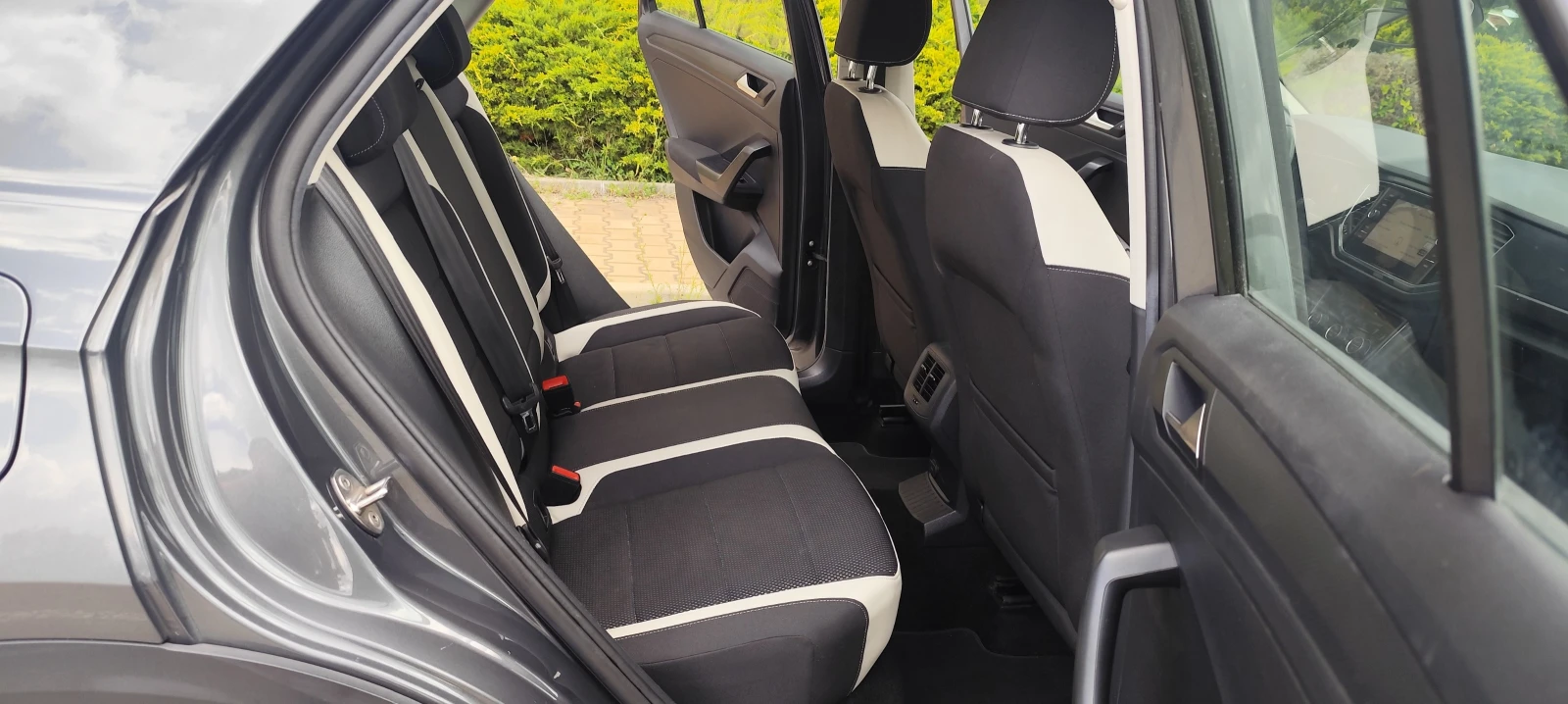 VW T-Roc 2.0TDI, 150k.c.4x4, NAVI, , снимка 9 - Автомобили и джипове - 54547316