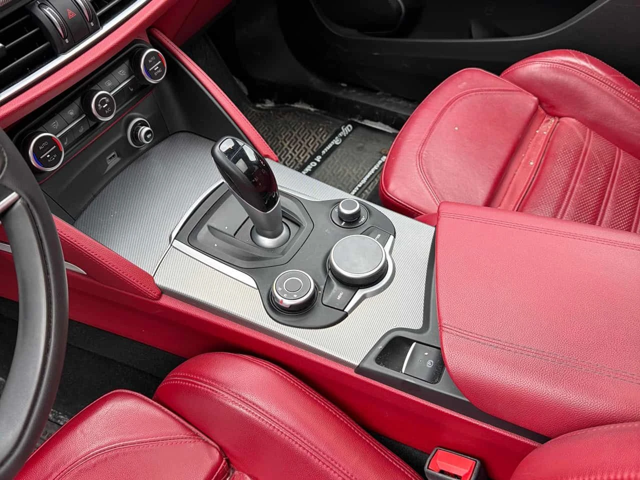 Alfa Romeo Stelvio * Ti Sport * CARFAX * ЦЕНА ДО БГ, снимка 9 - Автомобили и джипове - 55061653