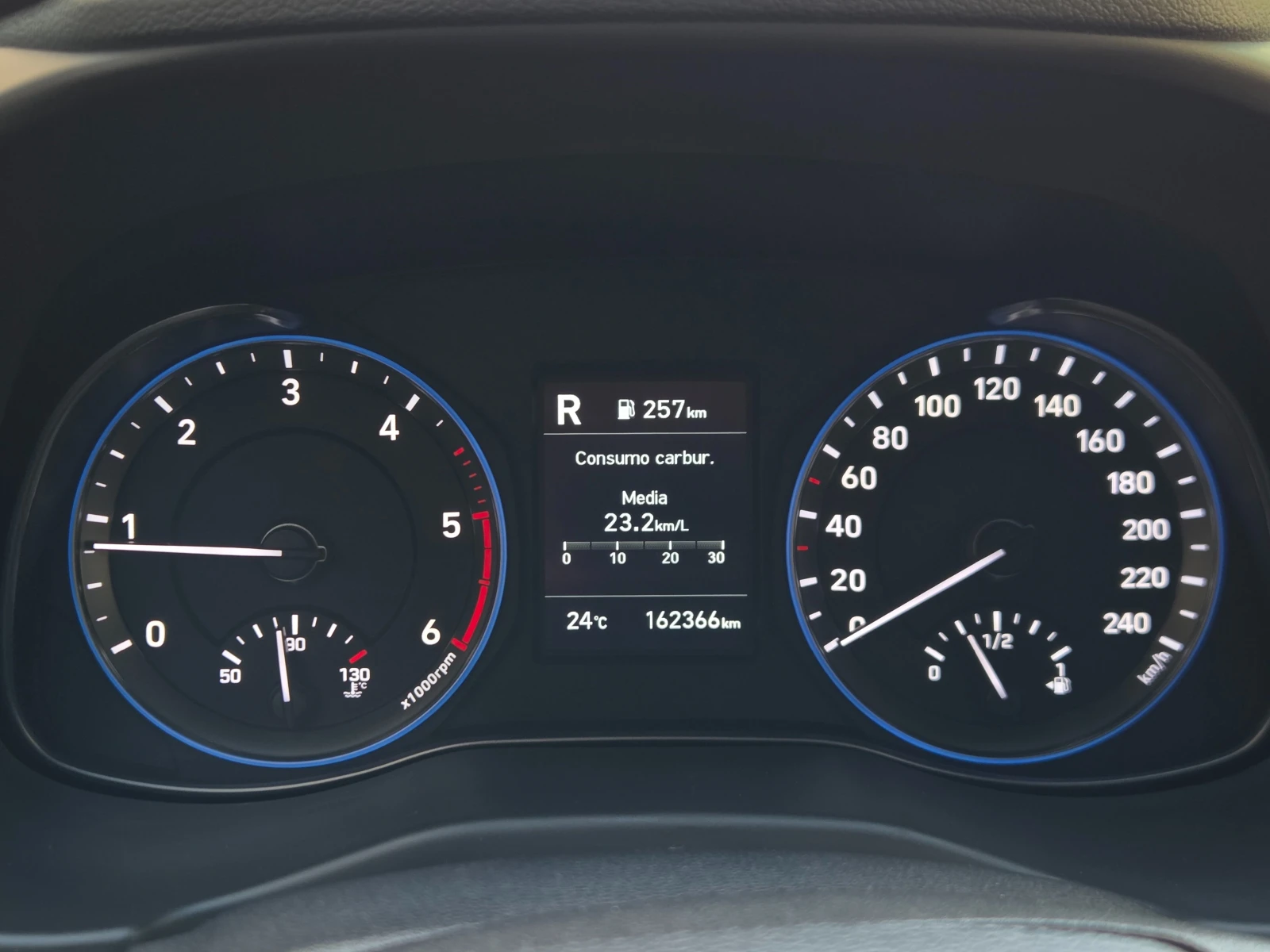 Hyundai Kona 1.6CRDi * Гаранция * УНИКАЛЕН* CARPLAY, снимка 12 - Автомобили и джипове - 55978047