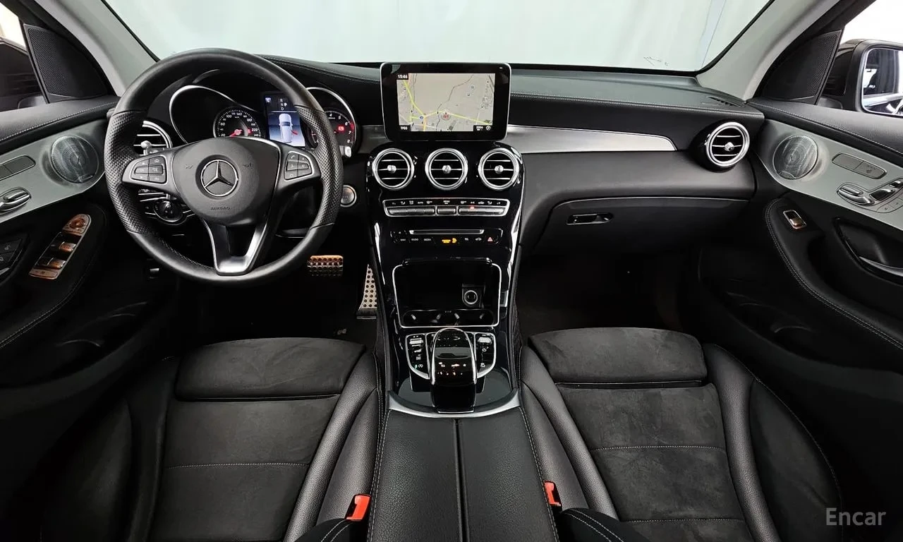 Mercedes-Benz GLC 300 4MATIC AMG Line/ПОДГРЕВ/ХЕДЪП/360/ПАНО/ПОДГРЕВ/, снимка 7 - Автомобили и джипове - 56002941