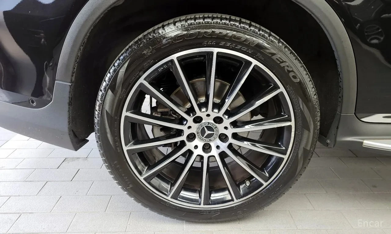 Mercedes-Benz GLC 300 4MATIC AMG Line/ПОДГРЕВ/ХЕДЪП/360/ПАНО/ПОДГРЕВ/, снимка 5 - Автомобили и джипове - 56002941