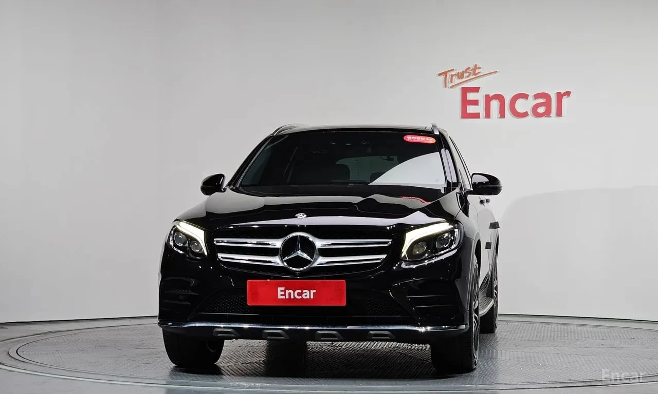 Mercedes-Benz GLC 300 4MATIC AMG Line/ПОДГРЕВ/ХЕДЪП/360/ПАНО/ПОДГРЕВ/, снимка 3 - Автомобили и джипове - 56002941