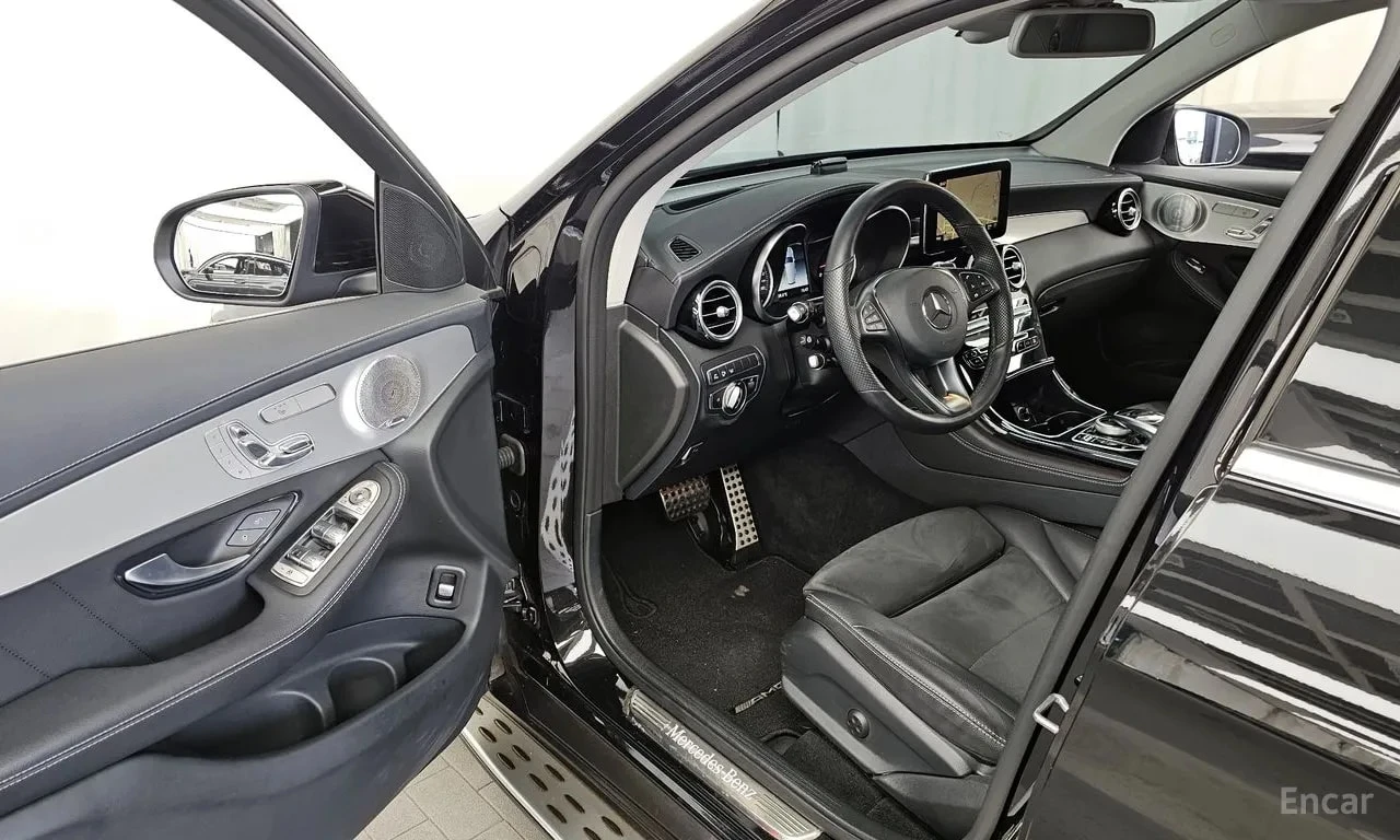 Mercedes-Benz GLC 300 4MATIC AMG Line/ПОДГРЕВ/ХЕДЪП/360/ПАНО/ПОДГРЕВ/, снимка 10 - Автомобили и джипове - 56002941