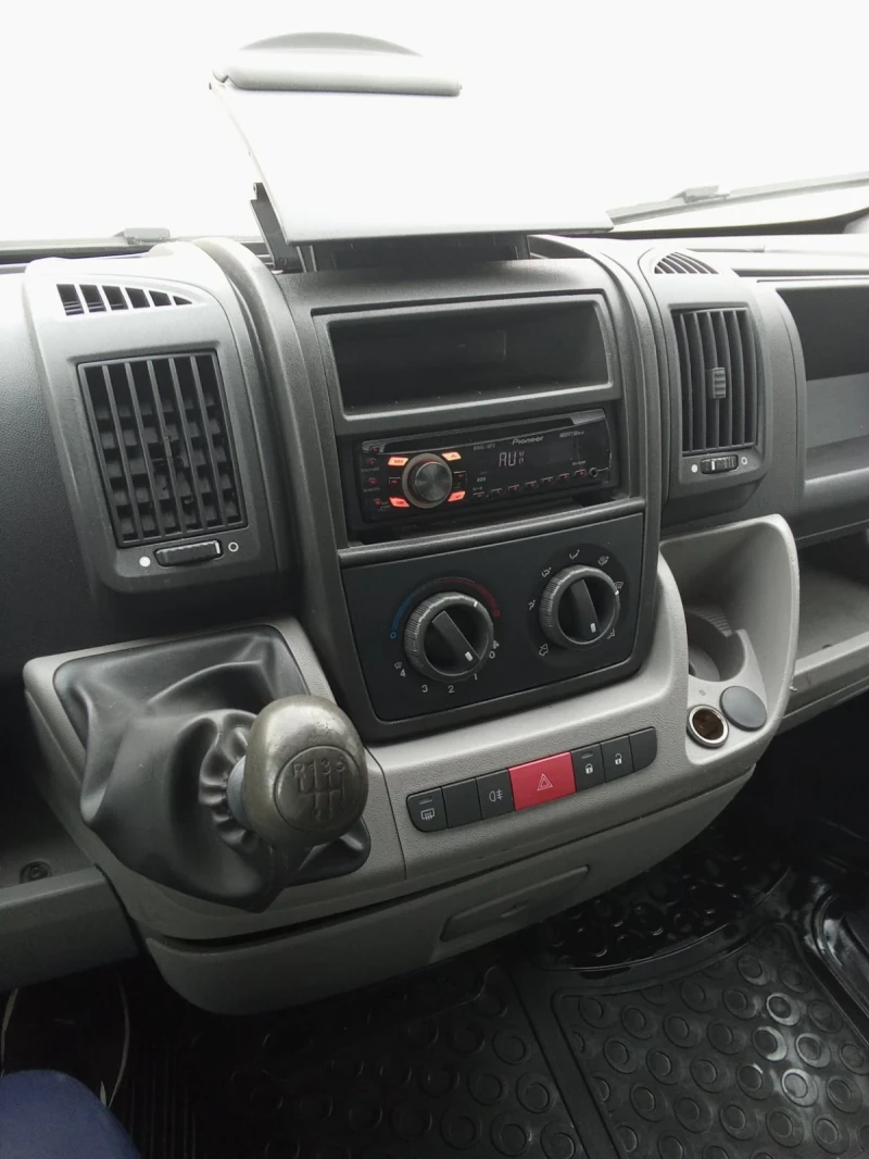 Peugeot Boxer Товарен, снимка 16 - Бусове и автобуси - 47995110