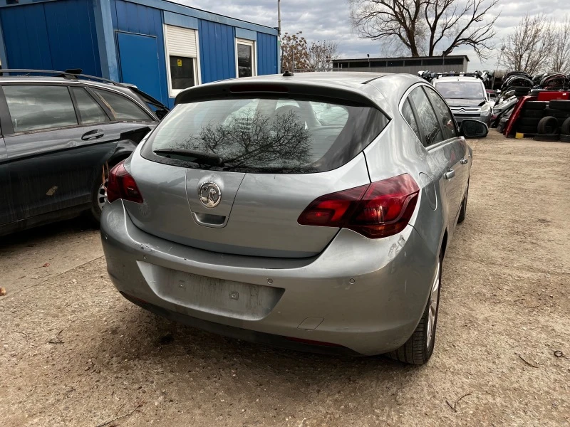 Opel Astra J 1.6 i , снимка 5 - Автомобили и джипове - 39369436