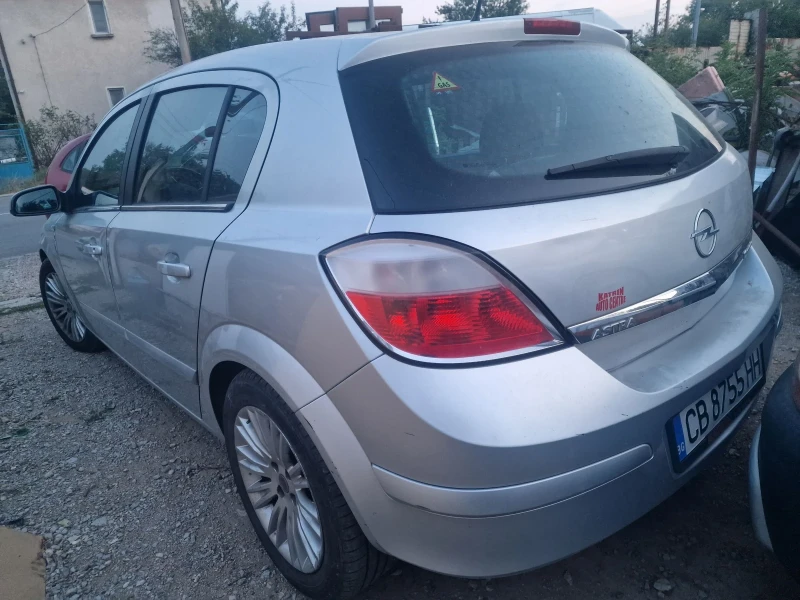 Opel Astra 1.6, снимка 8 - Автомобили и джипове - 47401260