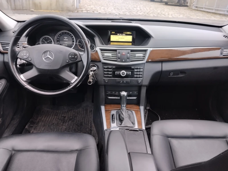 Mercedes-Benz E 200, снимка 9 - Автомобили и джипове - 48285925