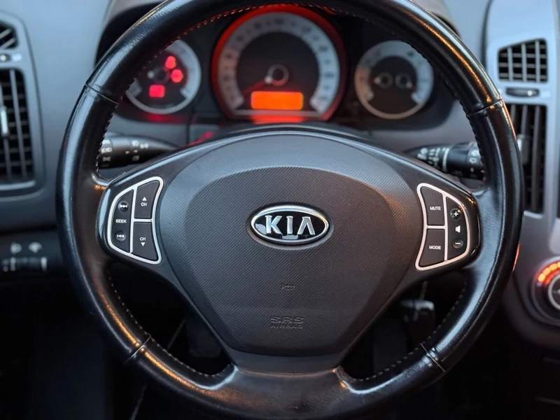 Kia Ceed Multiples, снимка 9 - Автомобили и джипове - 48831431