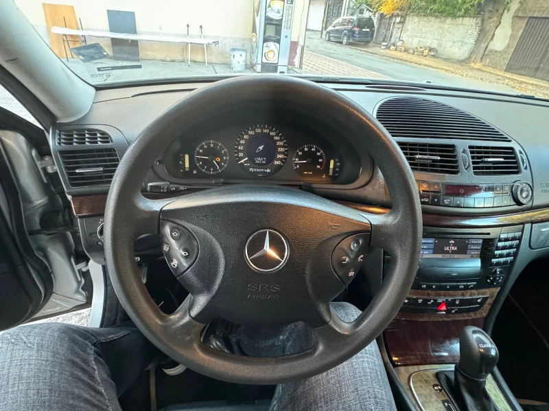 Mercedes-Benz E 240 E klasa 2, 4 benzin 200+ + , снимка 9 - Автомобили и джипове - 48849595