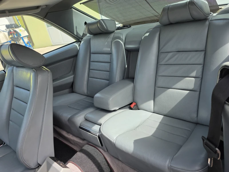 Mercedes-Benz 560 SEC, снимка 10 - Автомобили и джипове - 49939651