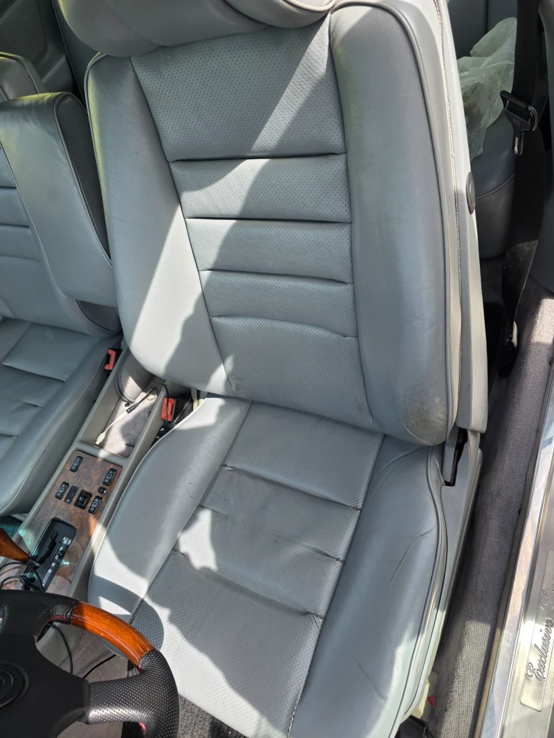 Mercedes-Benz 560 SEC, снимка 9 - Автомобили и джипове - 49939651