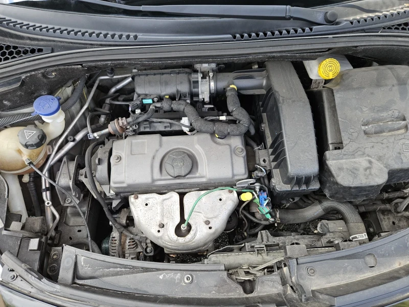 Citroen C3 1.1i-60кс= 137.000км= 4ЦИЛИНДЪРА= АВТОПИЛОТ , снимка 17 - Автомобили и джипове - 51321217