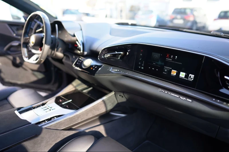 Ferrari Purosangue V12 Carbon Paket, снимка 11 - Автомобили и джипове - 52288458