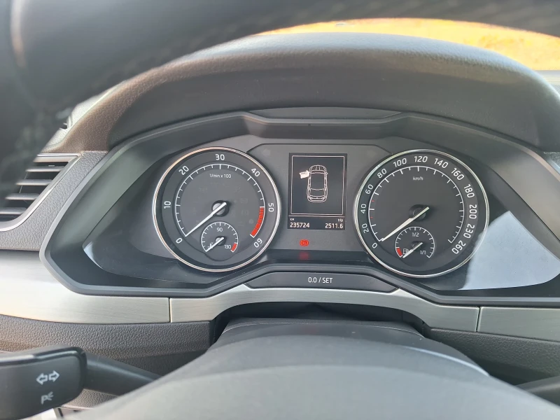 Skoda Superb, снимка 13 - Автомобили и джипове - 52389644