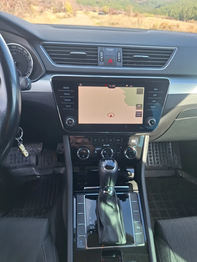 Skoda Superb, снимка 14 - Автомобили и джипове - 52389644